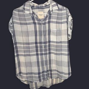 American Eagle Blue and White Plaid Button-Up Short Sleeve Shirt